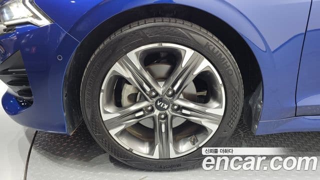Kia K5 2021 — ფოტო 5/20