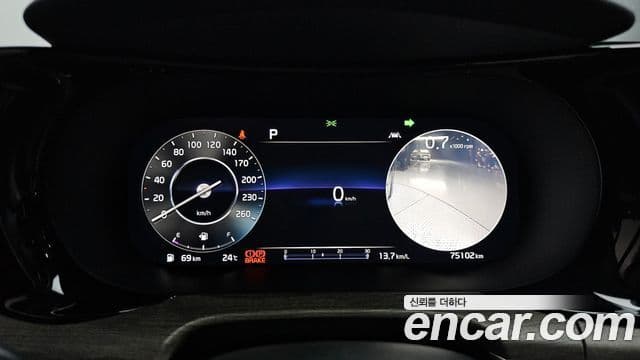 Kia K5 2021 — ფოტო 8/20