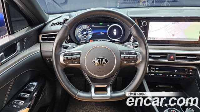 Kia K5 2021 — ფოტო 13/20