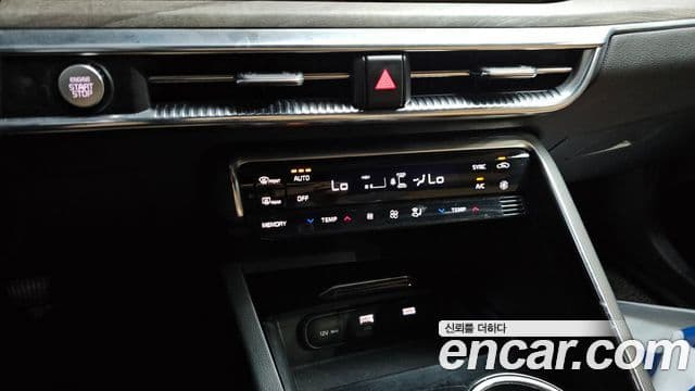 Kia K5 2021 — ფოტო 17/20