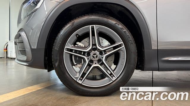 Mercedes-Benz GLB-Class 2025 — Фото 4/20