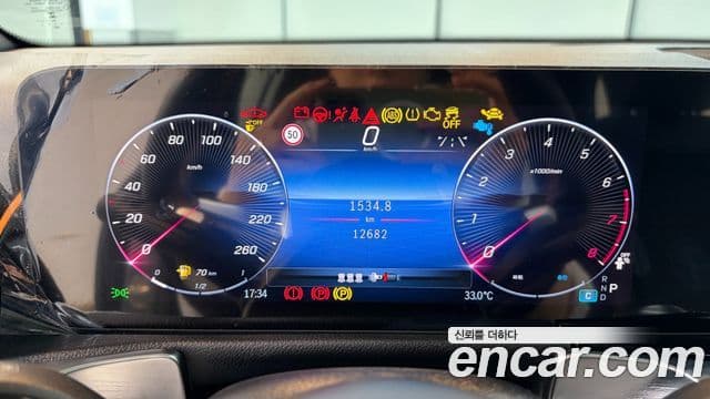 Mercedes-Benz GLB-Class 2025 — Фото 6/20