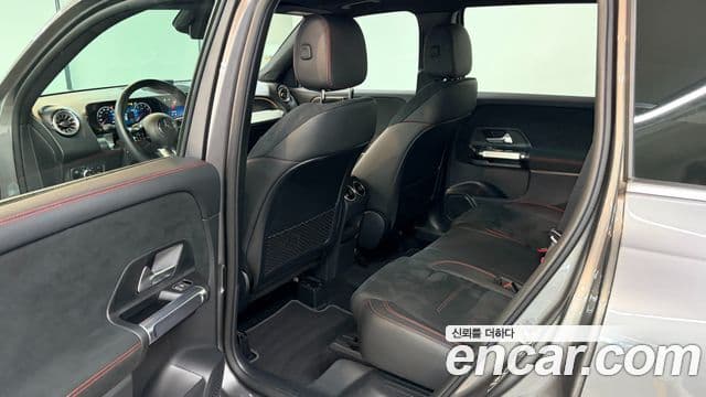 Mercedes-Benz GLB-Class 2025 — Фото 11/20