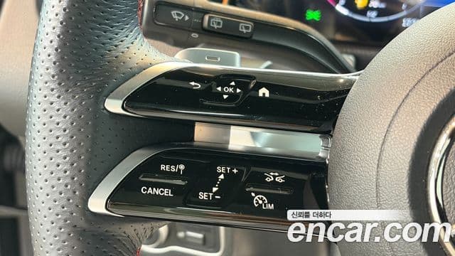 Mercedes-Benz GLB-Class 2025 — Фото 16/20