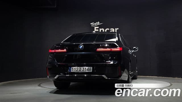 BMW 7 Series 2024 — ფოტო 4/20