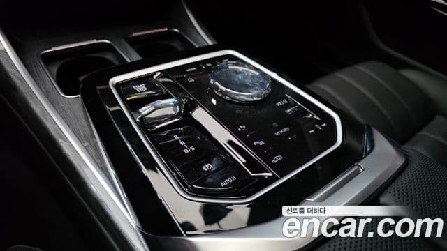 BMW 7 Series 2024 — ფოტო 9/20