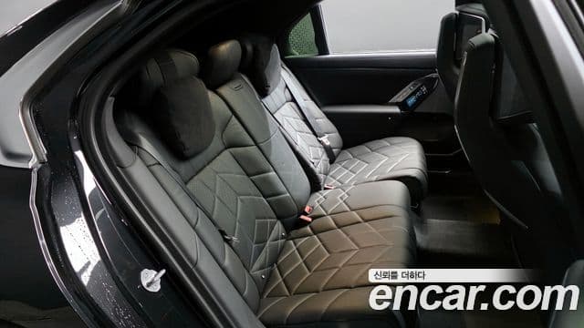 BMW 7 Series 2024 — ფოტო 11/20