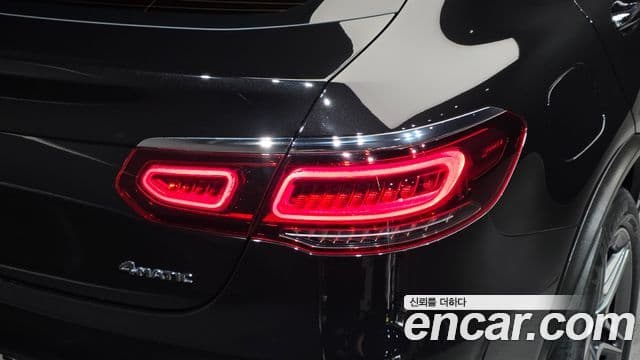 Mercedes-Benz GLC-Class 2021 — Photo 28/30