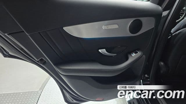 Mercedes-Benz GLC-Class 2021 — Photo 21/30