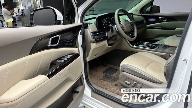 Kia Carnival 2021 — Şəkil 10/20