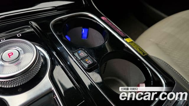 Kia Carnival 2021 — Şəkil 18/20