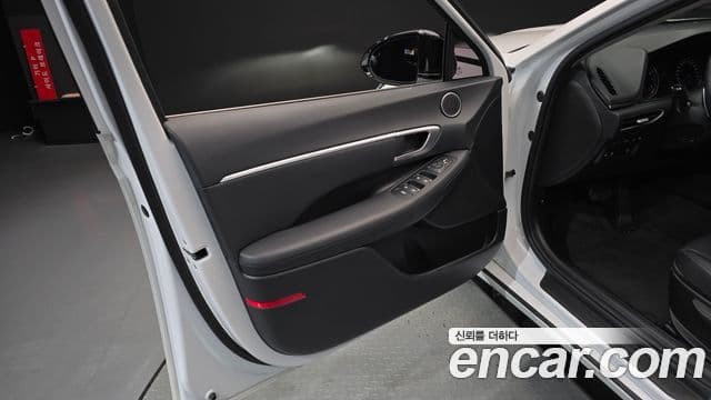 Hyundai Sonata Hybrid 2021 — Photo 19/30
