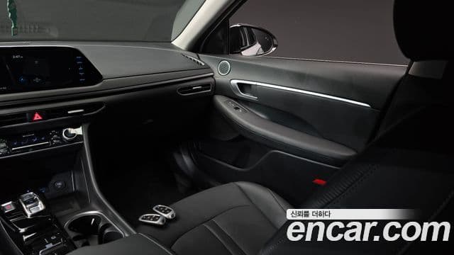 Hyundai Sonata Hybrid 2021 — Photo 3/30