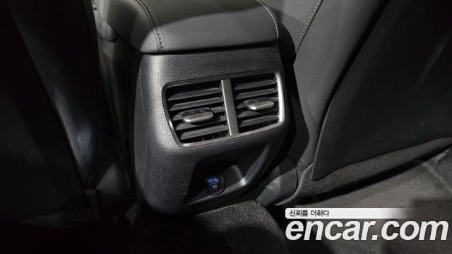 Hyundai Sonata Hybrid 2021 — Photo 27/30