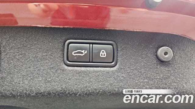 Genesis G70 2018 — Photo 13/35