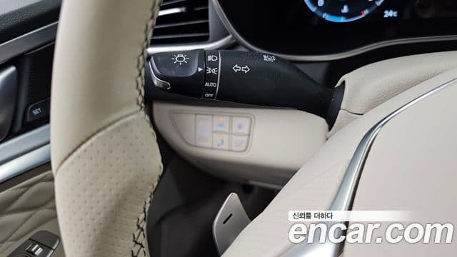 Genesis G70 2018 — Photo 21/35