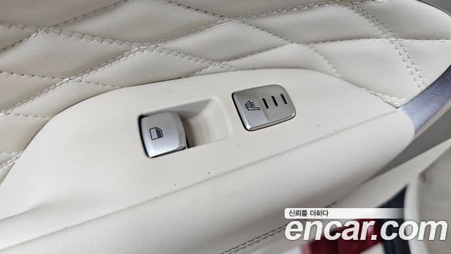Genesis G70 2018 — Photo 31/35
