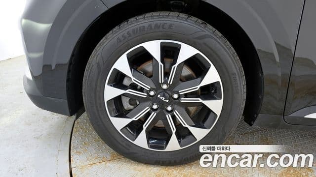 Kia Carnival 2023 — Фото 5/20