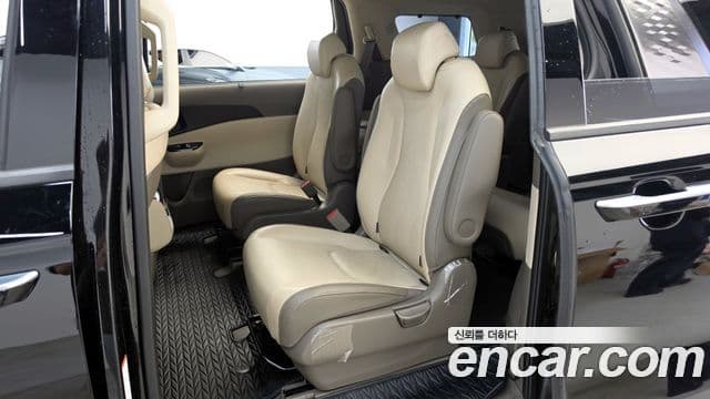Kia Carnival 2023 — Фото 11/20