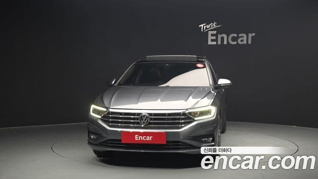 Volkswagen Jetta 2021 — Photo 1/20