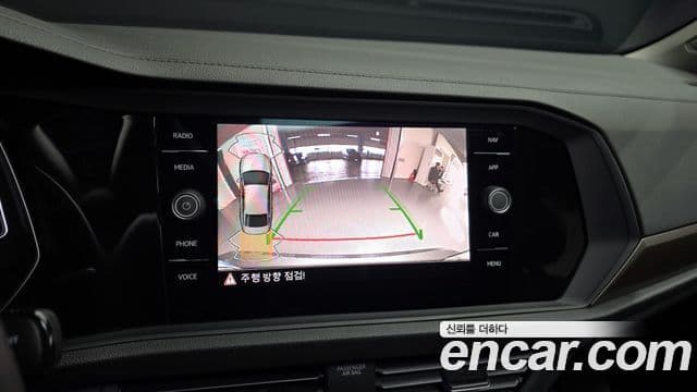 Volkswagen Jetta 2021 — Photo 7/20