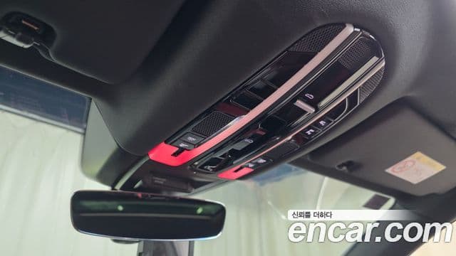 Porsche Cayenne 2022 — ფოტო 17/20