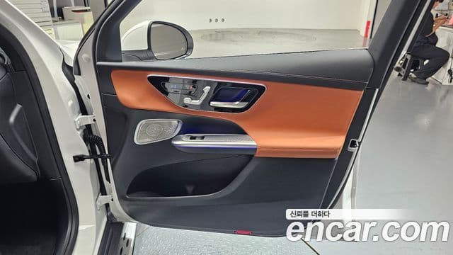 Mercedes-Benz GLC-Class 2026 — Photo 22/35