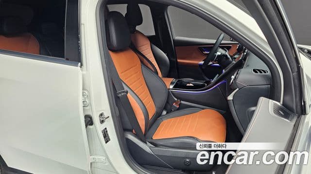 Mercedes-Benz GLC-Class 2026 — Photo 18/35