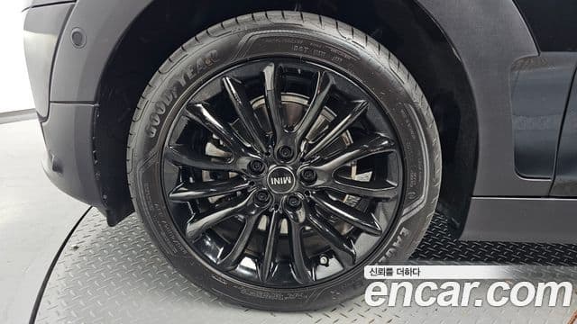 Mini Cooper Clubman 2024 — ფოტო 5/20