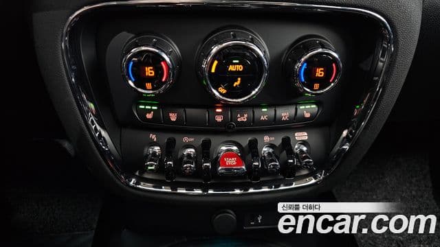 Mini Cooper Clubman 2024 — ფოტო 16/20