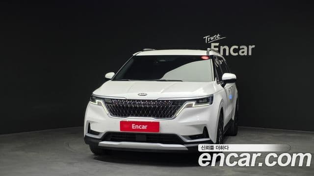 Kia Carnival 2021 — ფოტო 3/20