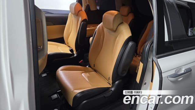 Kia Carnival 2021 — ფოტო 11/20