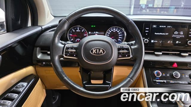 Kia Carnival 2021 — ფოტო 12/20
