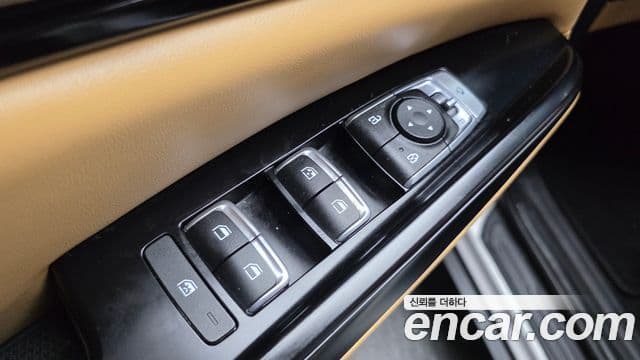 Kia Carnival 2021 — ფოტო 13/20
