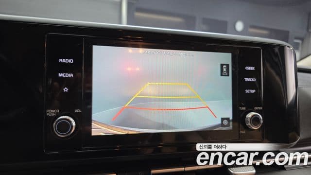 Kia Carnival 2021 — ფოტო 16/20