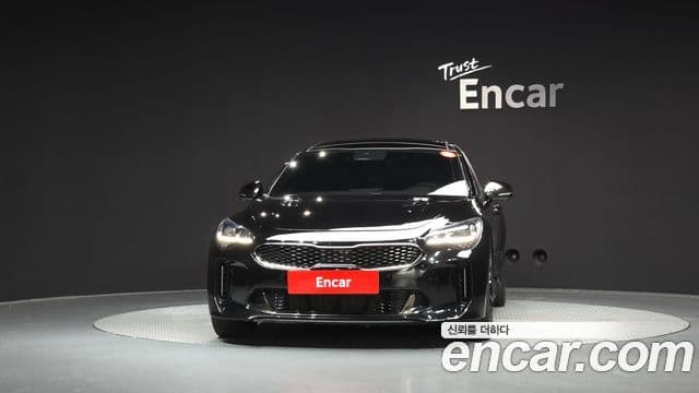 Kia Stinger 2021 — Фото 3/20