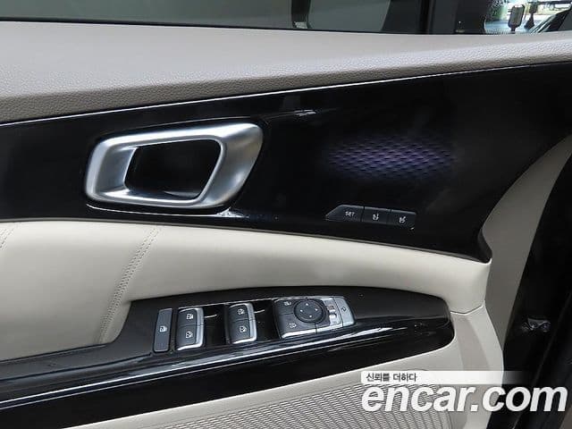 Kia Carnival 2021 — Фото 11/20