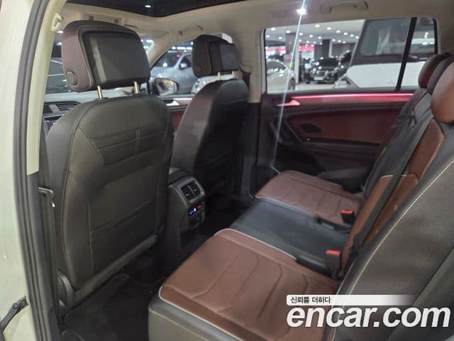 Volkswagen Tiguan Allspace 2023 — Şəkil 10/18