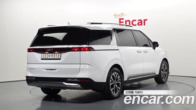 Kia Carnival 2022 — ფოტო 2/20