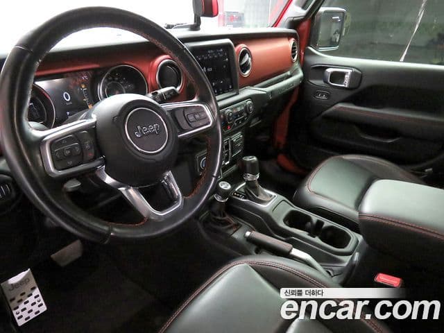 Jeep Wrangler 2021 — ფოტო 6/20
