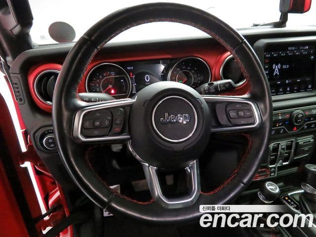 Jeep Wrangler 2021 — ფოტო 7/20