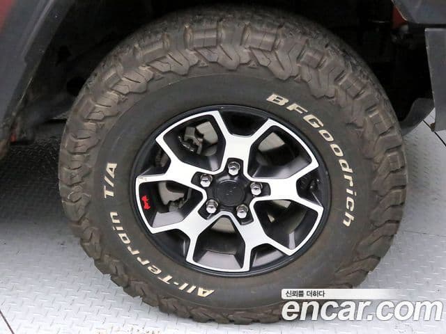 Jeep Wrangler 2021 — ფოტო 20/20