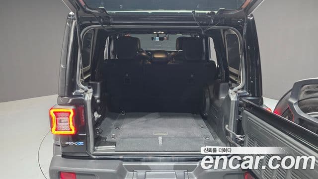 Jeep Wrangler 2022 — Фото 16/20