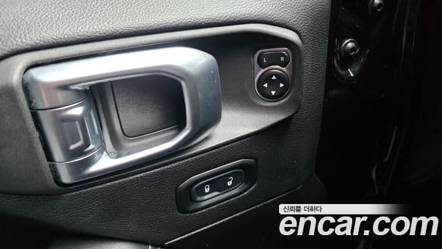 Jeep Wrangler 2022 — Фото 20/20