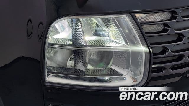 Hyundai Staria 2025 — Şəkil 28/34