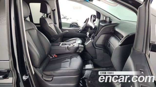 Hyundai Staria 2025 — Şəkil 13/34