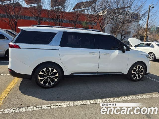 Kia Carnival 2021 — Фото 12/20