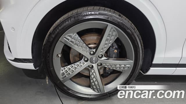 Genesis GV70 2022 — Photo 8/32