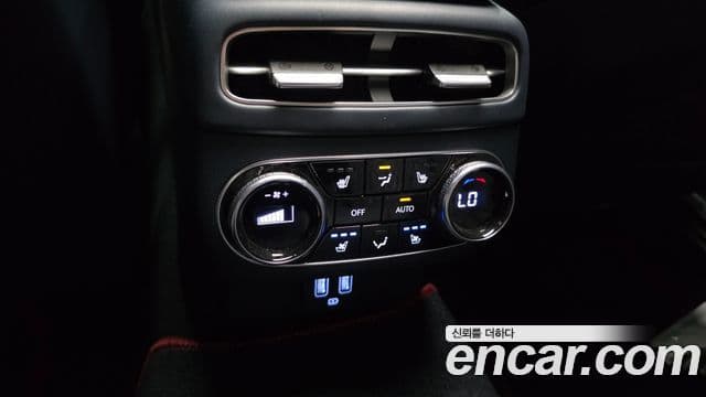Genesis GV70 2022 — Photo 16/32