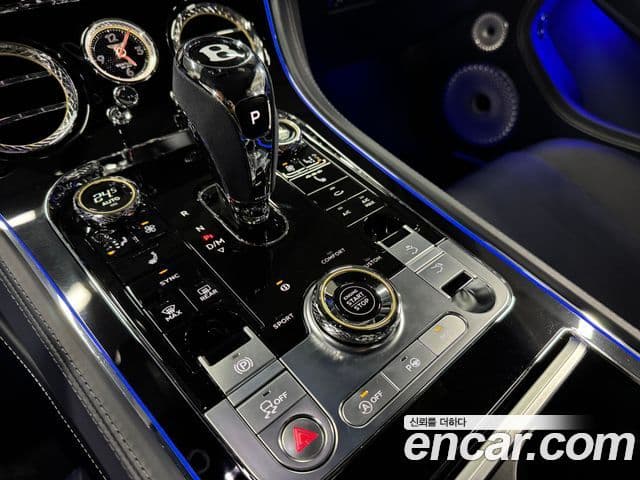 Bentley Continental GT 2023 — Şəkil 10/18